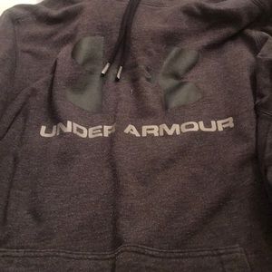 Under Armour Sweatshirt